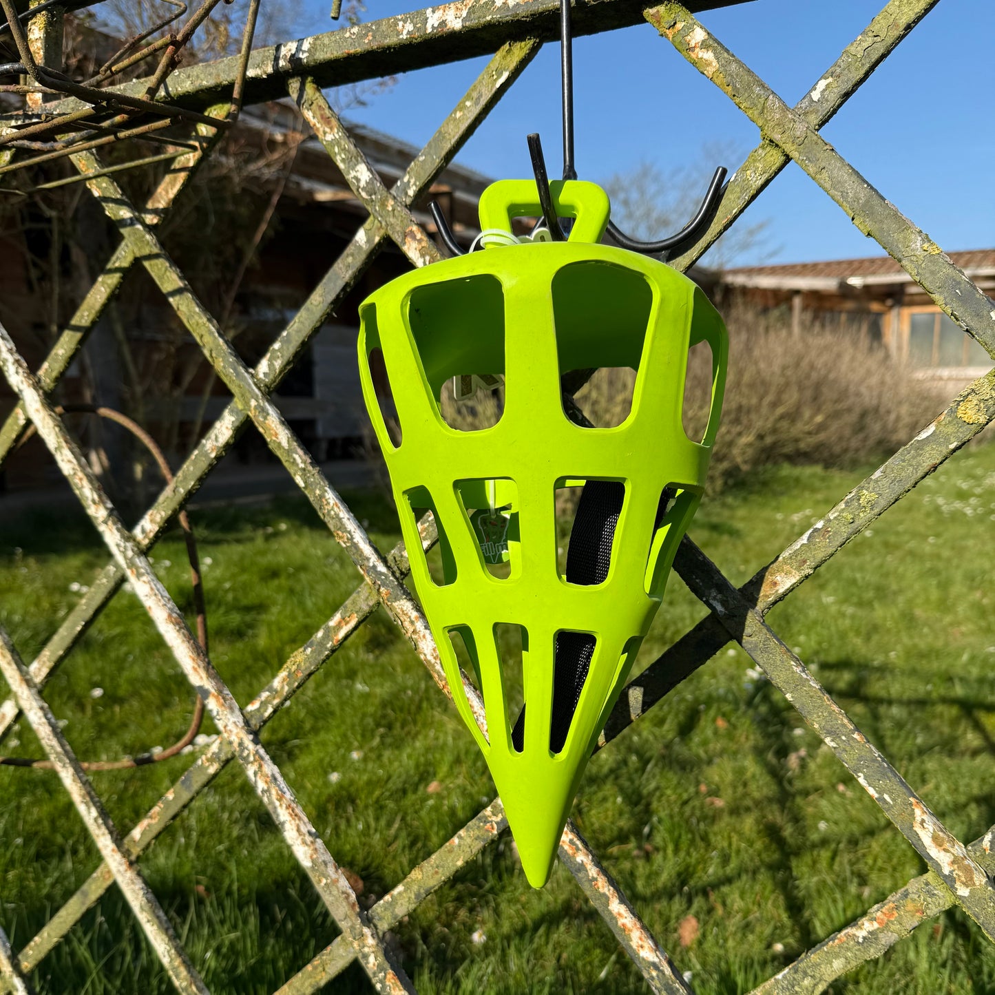 Jouet carotte de foin vert